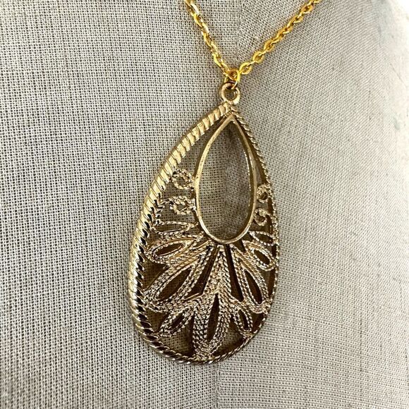Gold Tone Teardrop Filigree Pendant Necklace - Picture 3 of 7